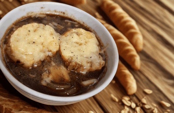 french onion soup with cheese baguettes